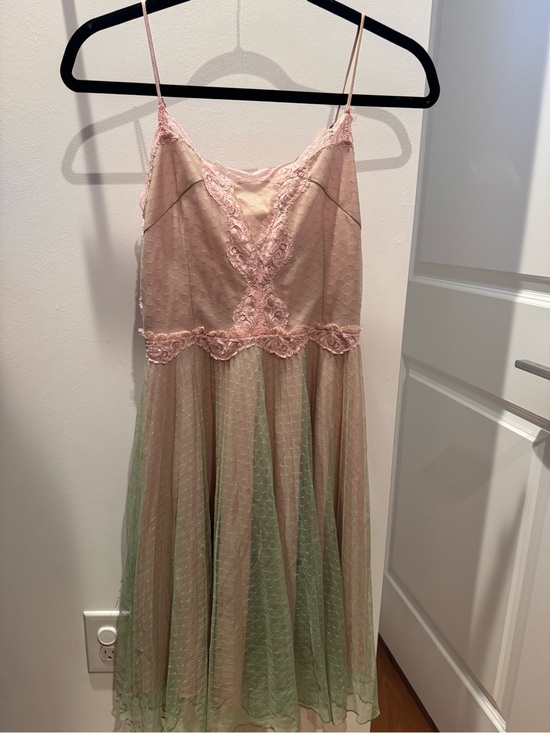 Betsey Johnson Dresses & Skirts - Betsey Johnson pink green lace slip dress with floral embroidery size 8 vintage